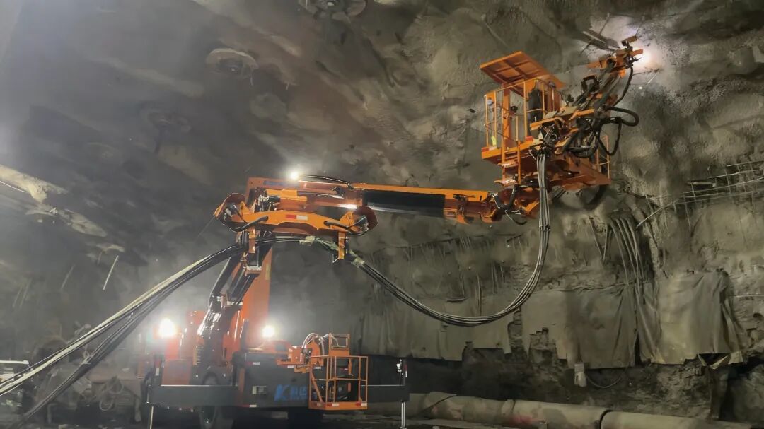The First Worldwide Produced Intelligent Anchor Cable Installation Robot was Completed and Put Into Application