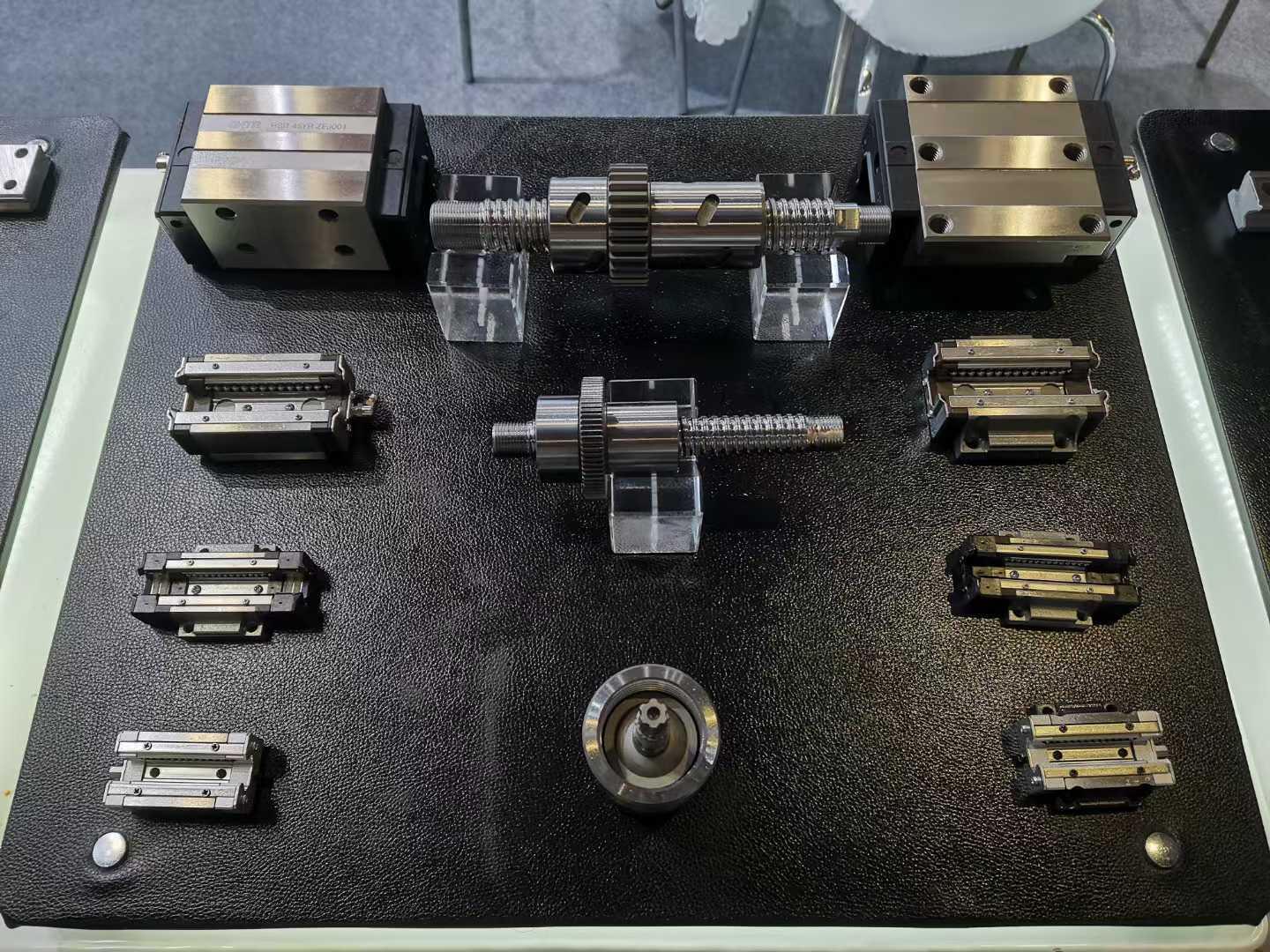 Ball guide vs. Roller Linear Blocks: Which Should You Choose?