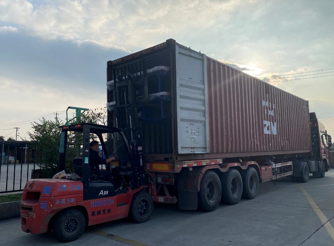 The shipment has been dispatched，we guarantee the quality and timely delivery of our products.Wishing you a swift and successful shipment, ensuring your business thrives amidst of the New Year!