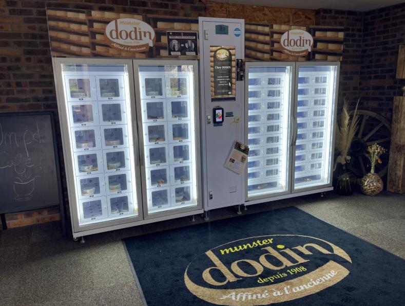 WEIMI Cheese Locker Vending Machine France Case 24/7 Smart Refrigerated Cheese Retail System