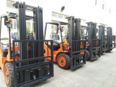 China Automatic Transmission Diesel 2.5 Ton Diesel Forklift With Double / Triplex Full Free Mast for sale
