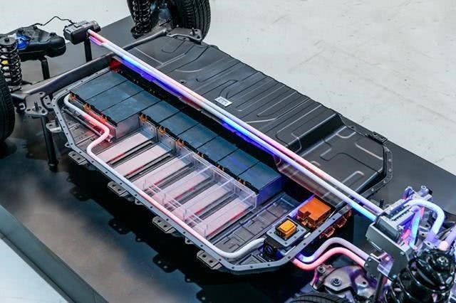 Silicone foam has proven itself as an efficient material to improve thermal and fireproof properties in battery packs for new energy vehicles