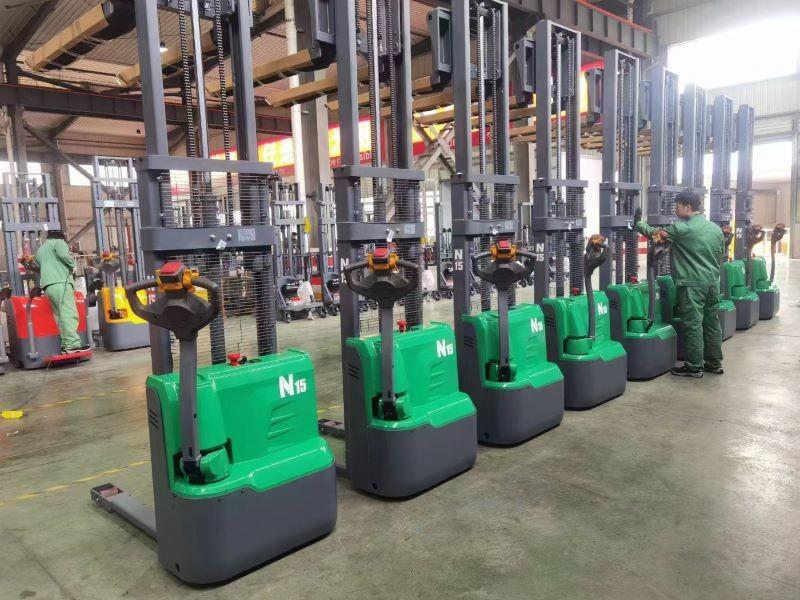 Sent to the Philippines 9 electric pallet stackers were successfully