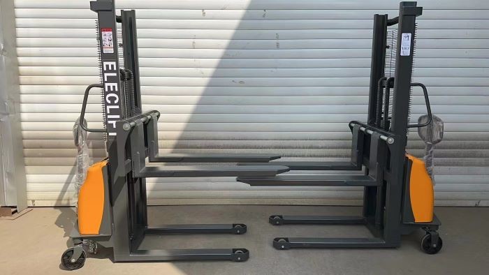 Sent to Jordan 3 sets of electric pallet trucks and 2 sets of semi-electric stackers are ready to be
