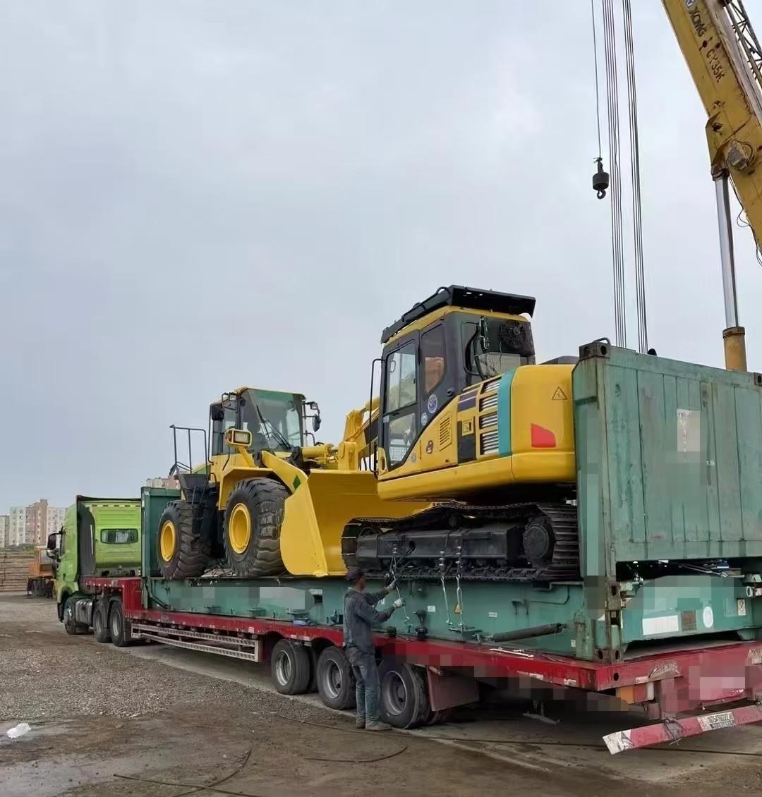 40FR special container transport loader and excavator successfully arrived at the port