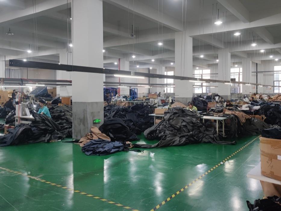 Large Factory with Experienced Staff