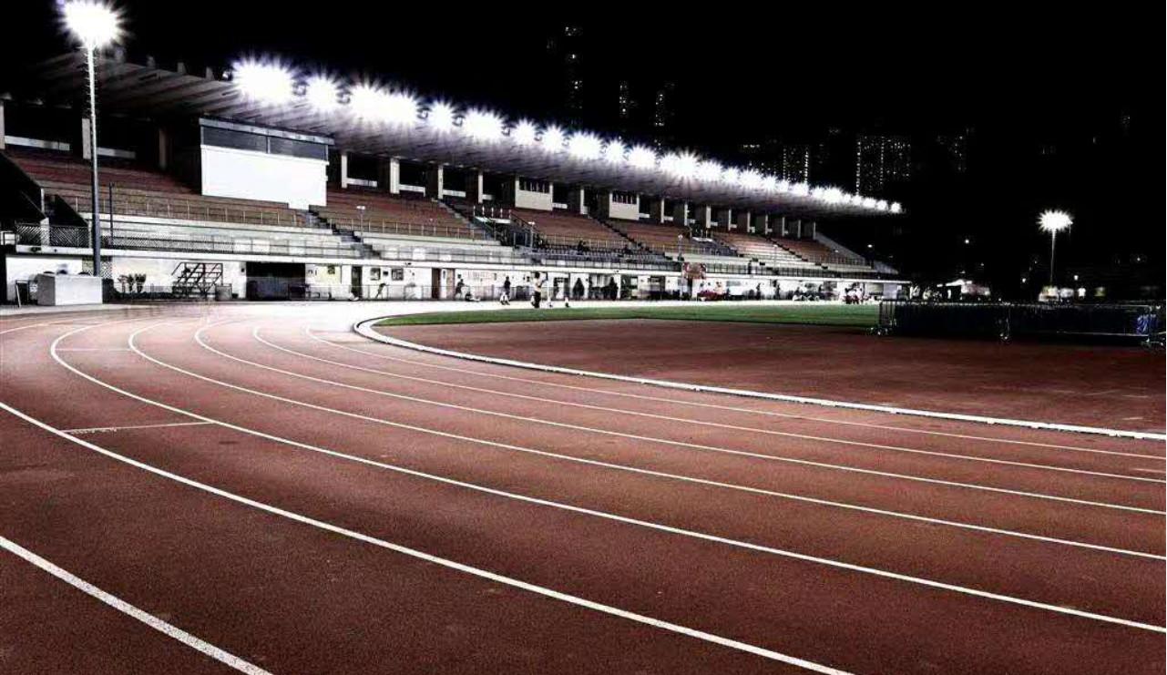 High power led stadium flood light satisfying the requirements for high school stadium