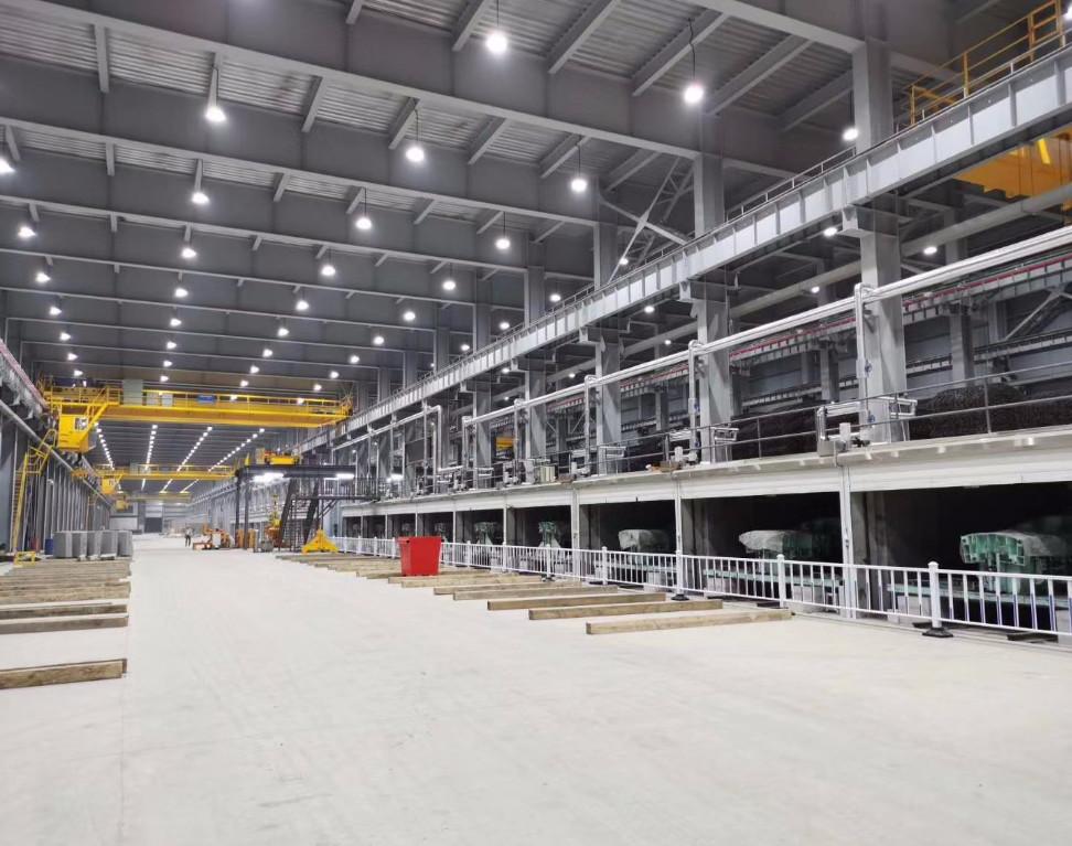 Industrial lights high bay GY530GKII in machinery assembling workshop located in Shanghai