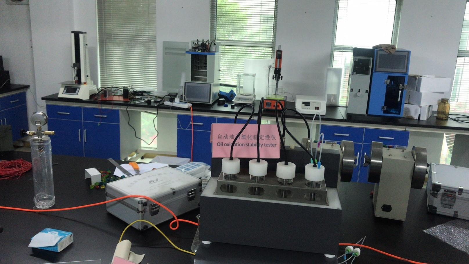 Automatic determination of diesel moisture solution