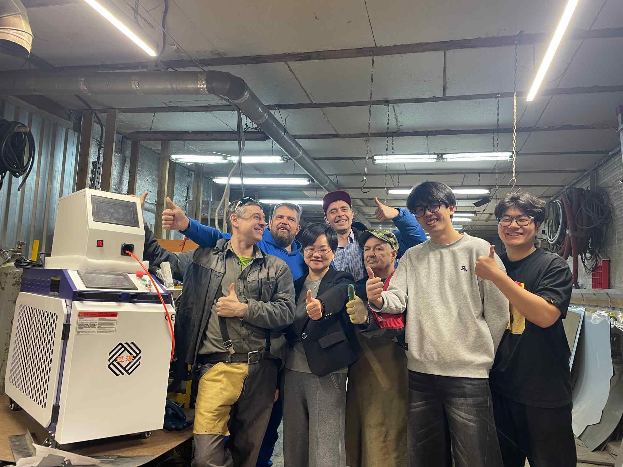 Russian Customer Tries Laser Welding Under The Guidance Of Technicians