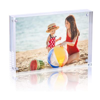 China Plastic Acrylic Waterproof Clear Acrylic Photo Frame 4x6 Inch 10+10mm for sale