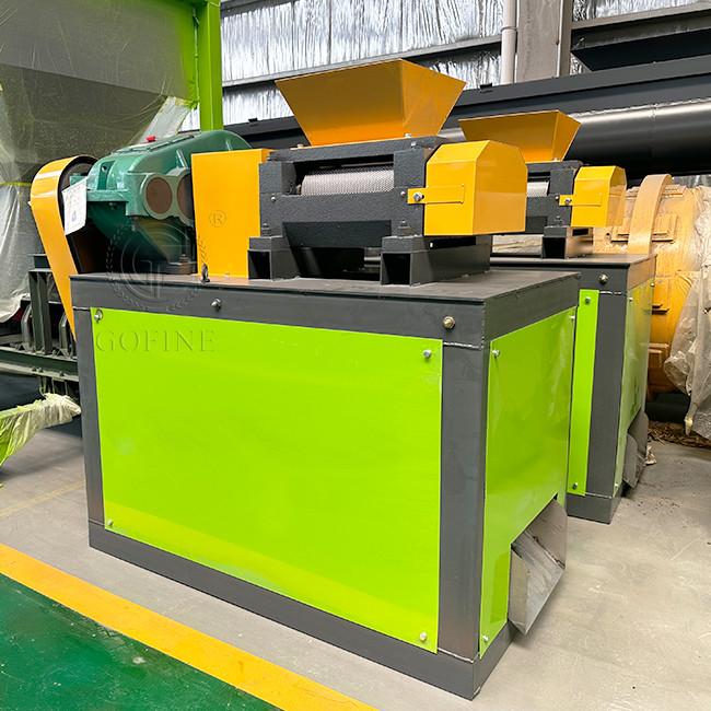 Environmentally friendly de-icing agent granulation solution