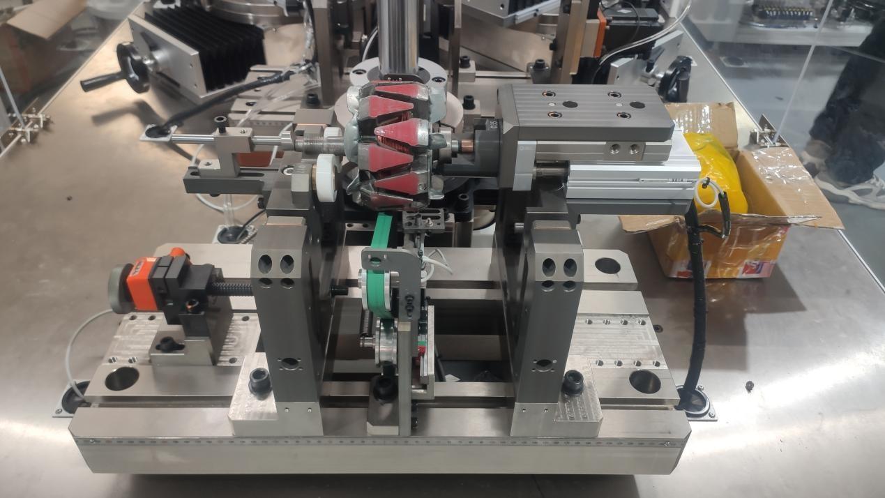 CHCD Motors: Two station automotive generator rotor automatic balancing machine