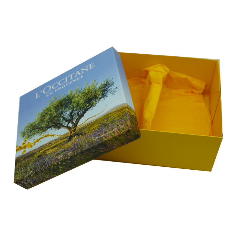 Color box made to the design concept of gift box