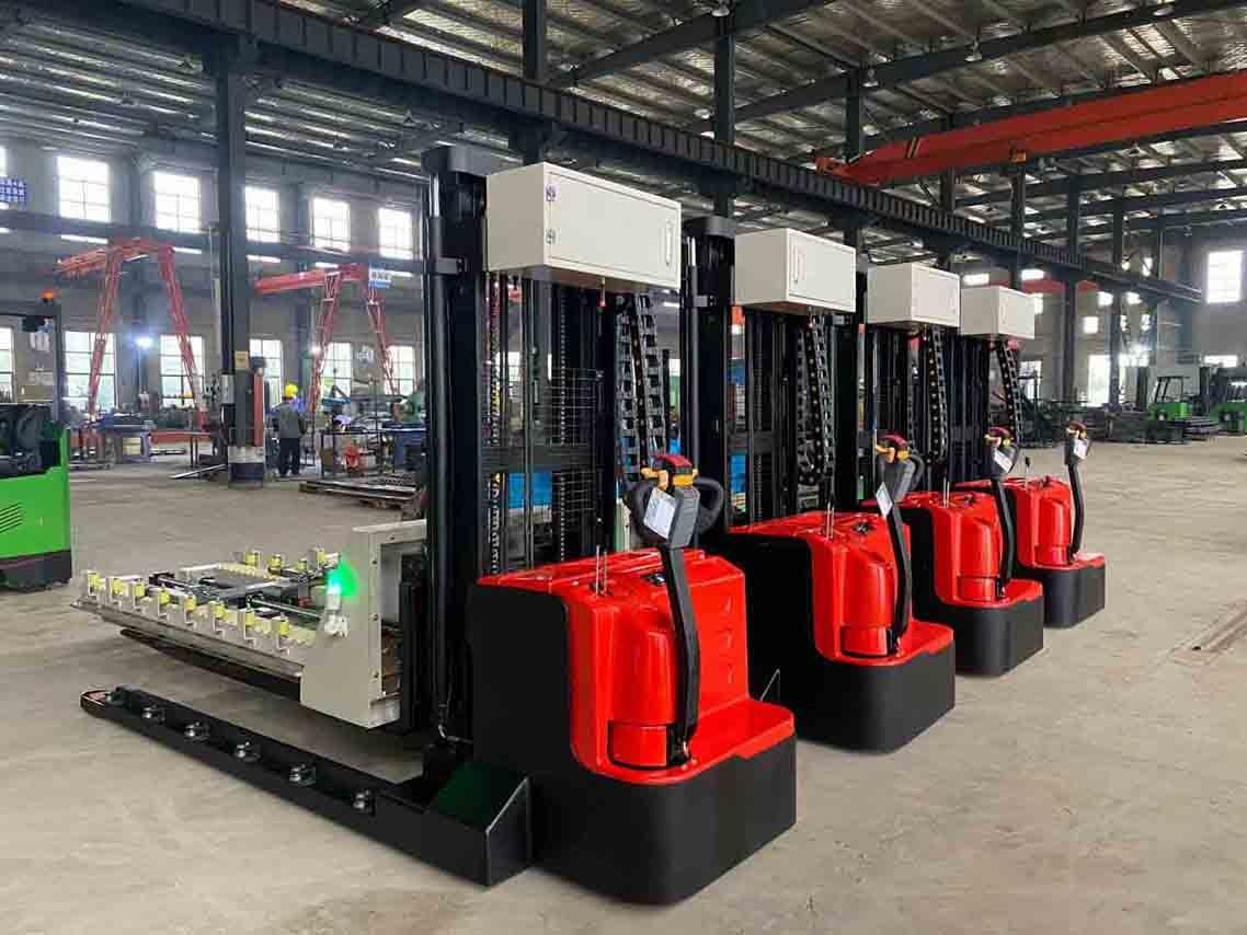 European agents placed 32 units stacker trucks order