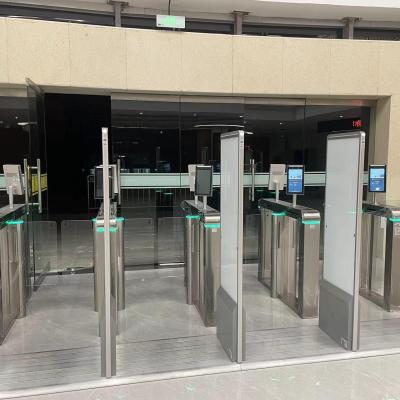 Swing gates are used in Changsha medical schools