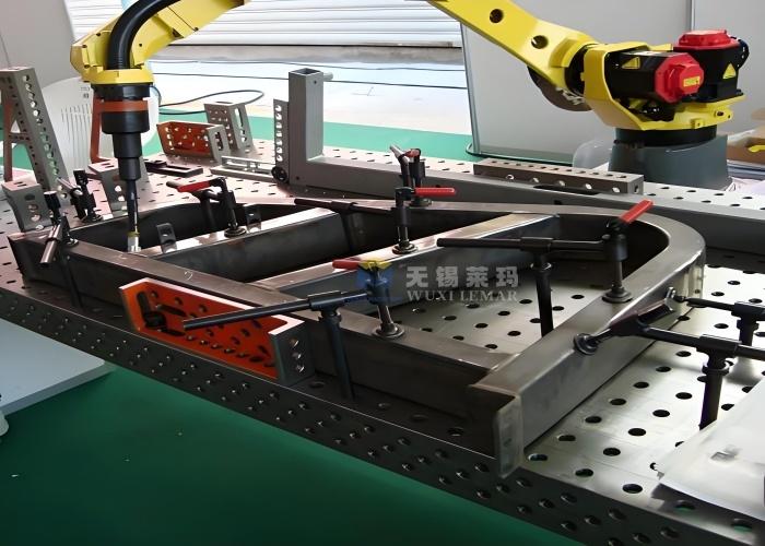 Customized robotic arm welding table