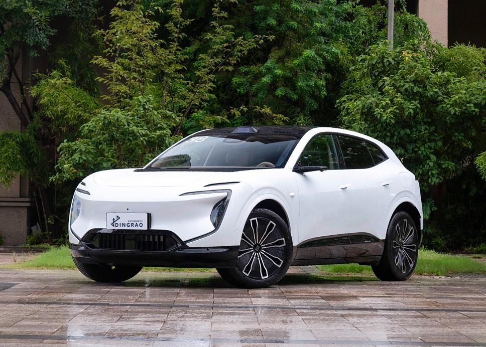 A client from Moscow, Russia, is working with us to prepare for the sale of vehicles.