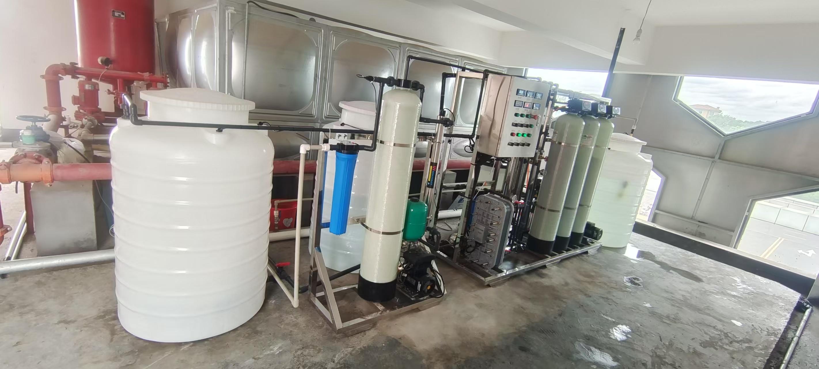 A new material company has selected Zhongwo's 500L pure water equipment.