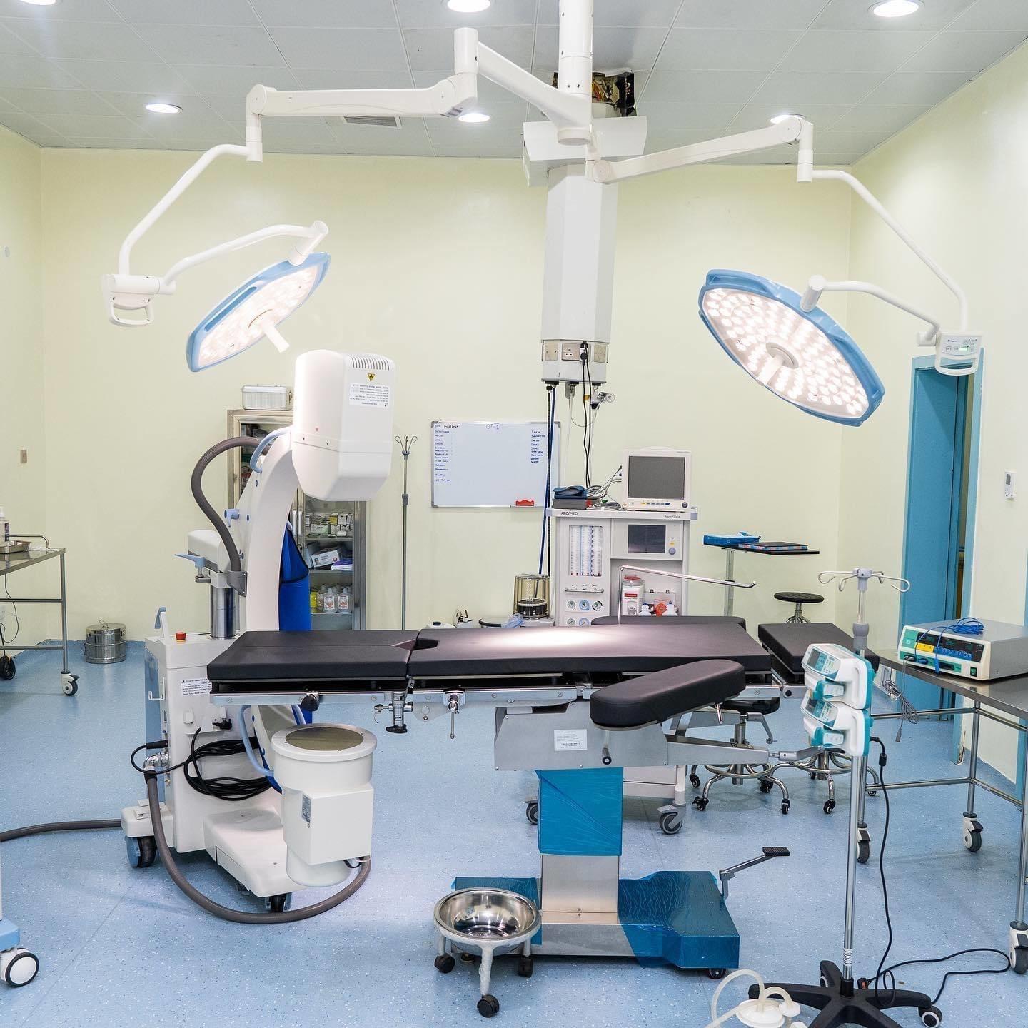Double Arm LED Operating lamp