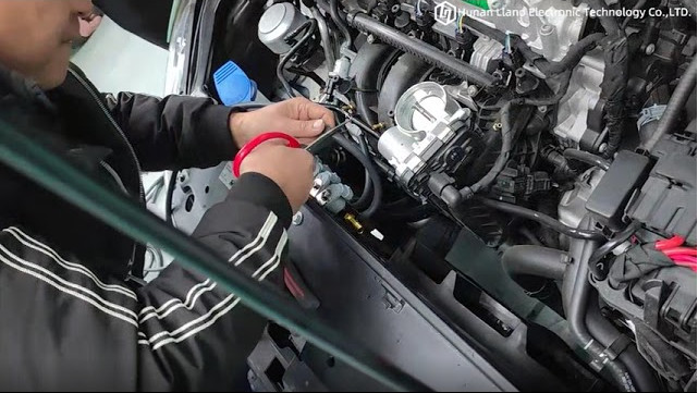 Install injection hoses from the injector rail to the connectors on intake manifold