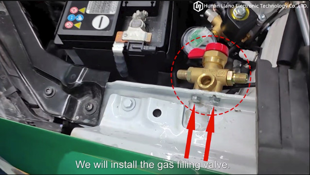 3-3 install the gas filling valve