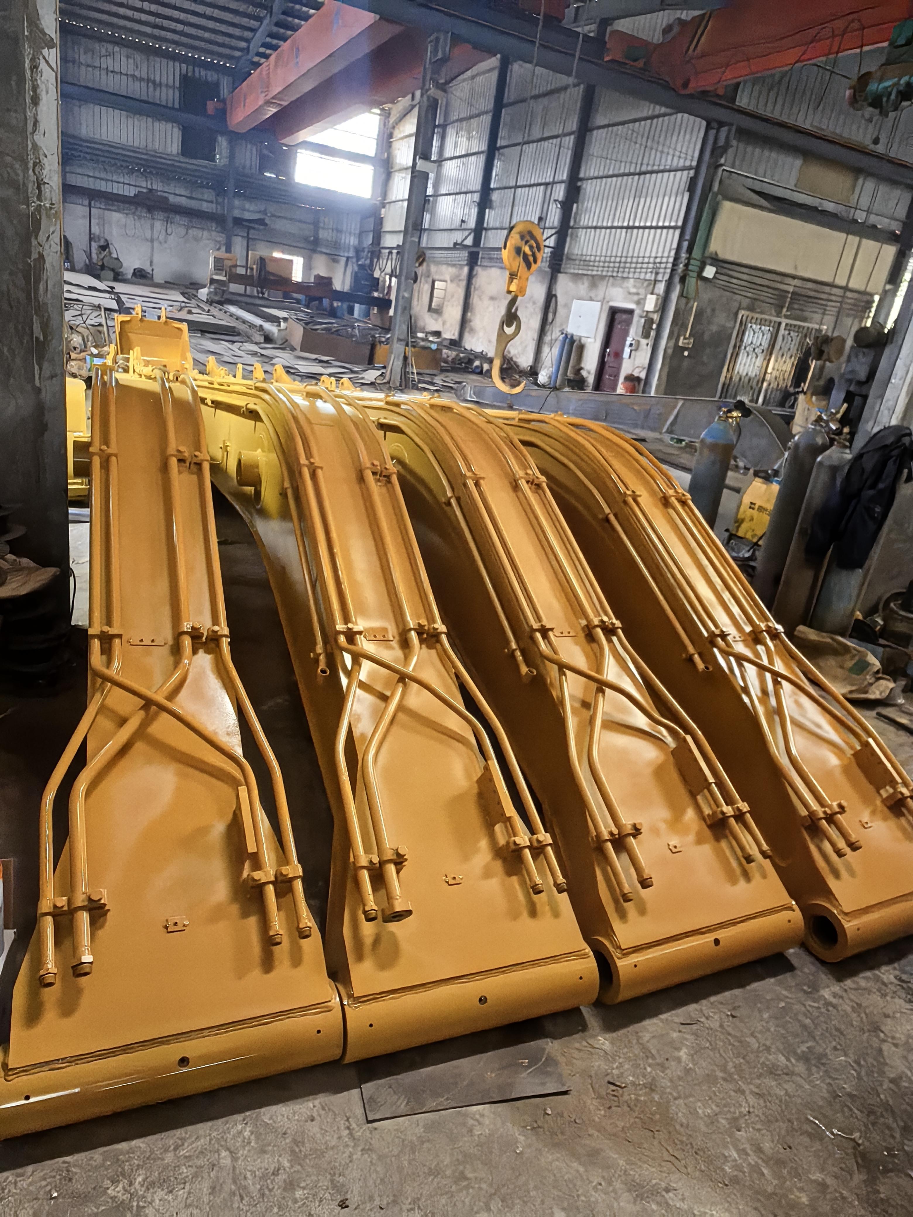 Customized long reach boom used for Cat 320DL excavator 