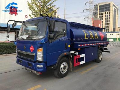 China 5m3 SINOTRUK HOWO Mini Oil Tanker Truck 116HP Engine for sale
