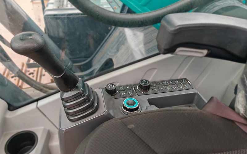 Application of CANbus Customizable Keypad in Excavators.