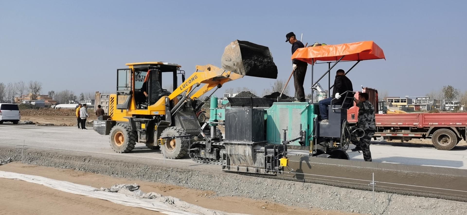 Difficulty in L-Shaped Curb Forming? SMC-523 Slipform Paver Delivers High-Precision Results in Anhui Project