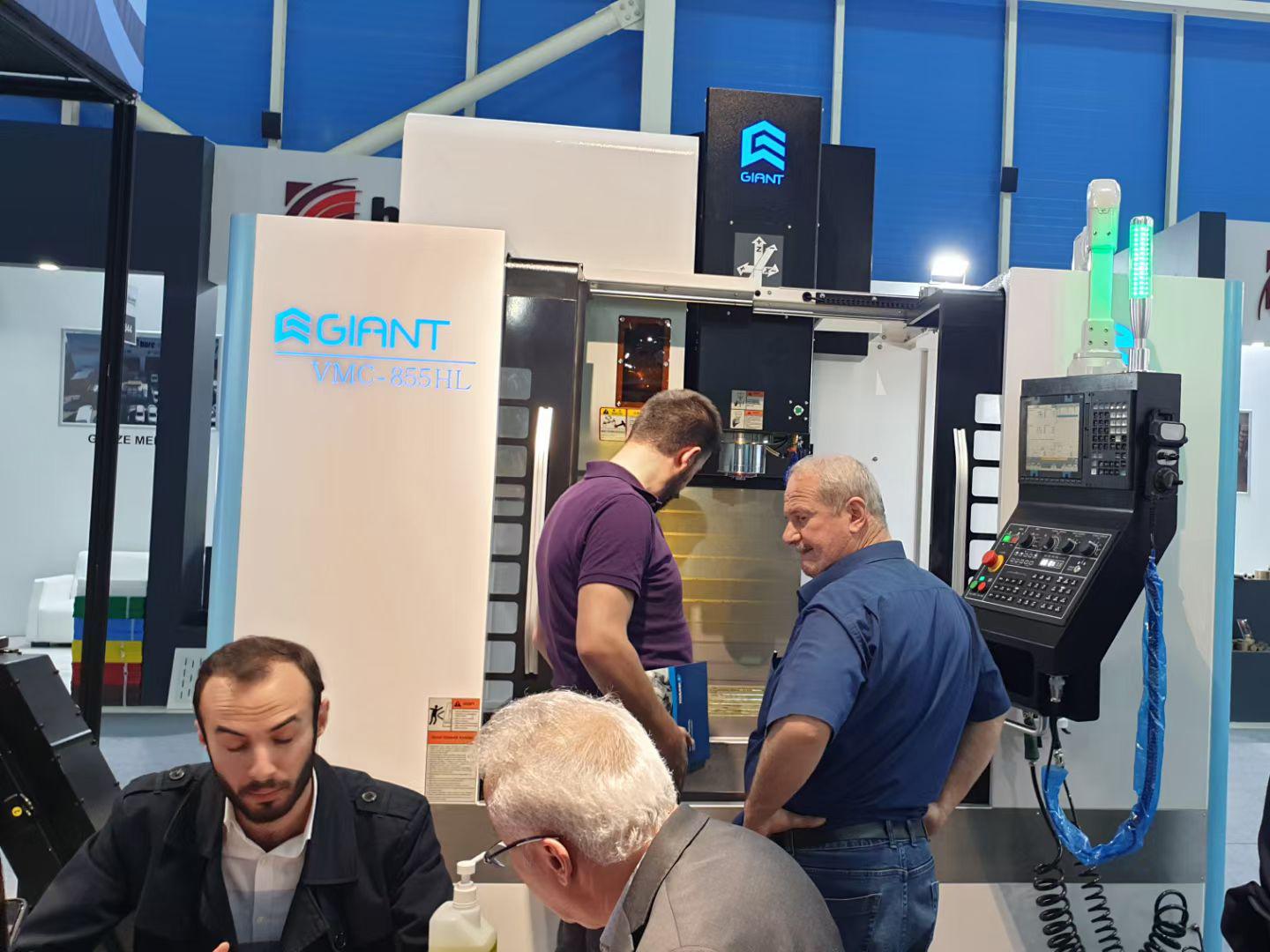 Live from the overseas agent exhibition site!