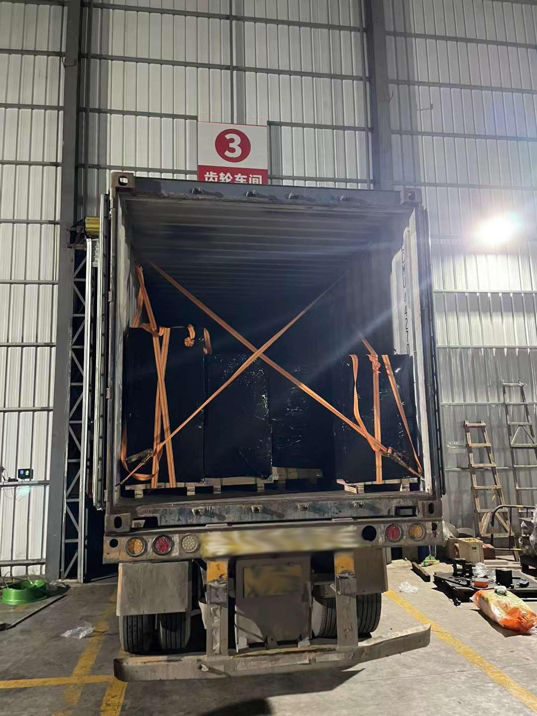 Container loading at warehouse