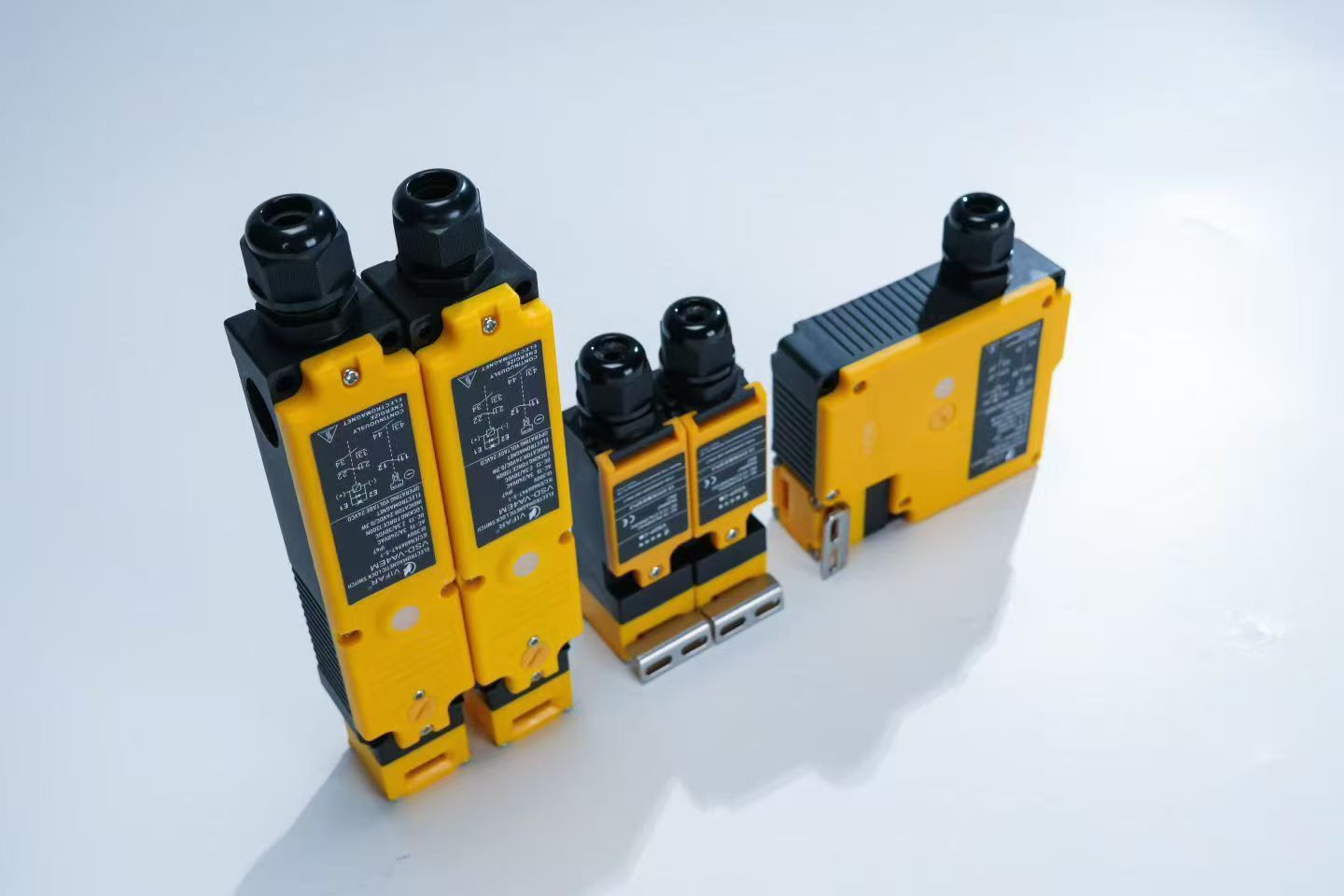 Safety Door Switch: Two Main Types & Selection Guide
