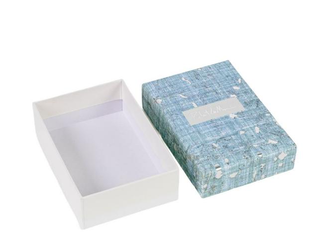 What is a cosmetic box?